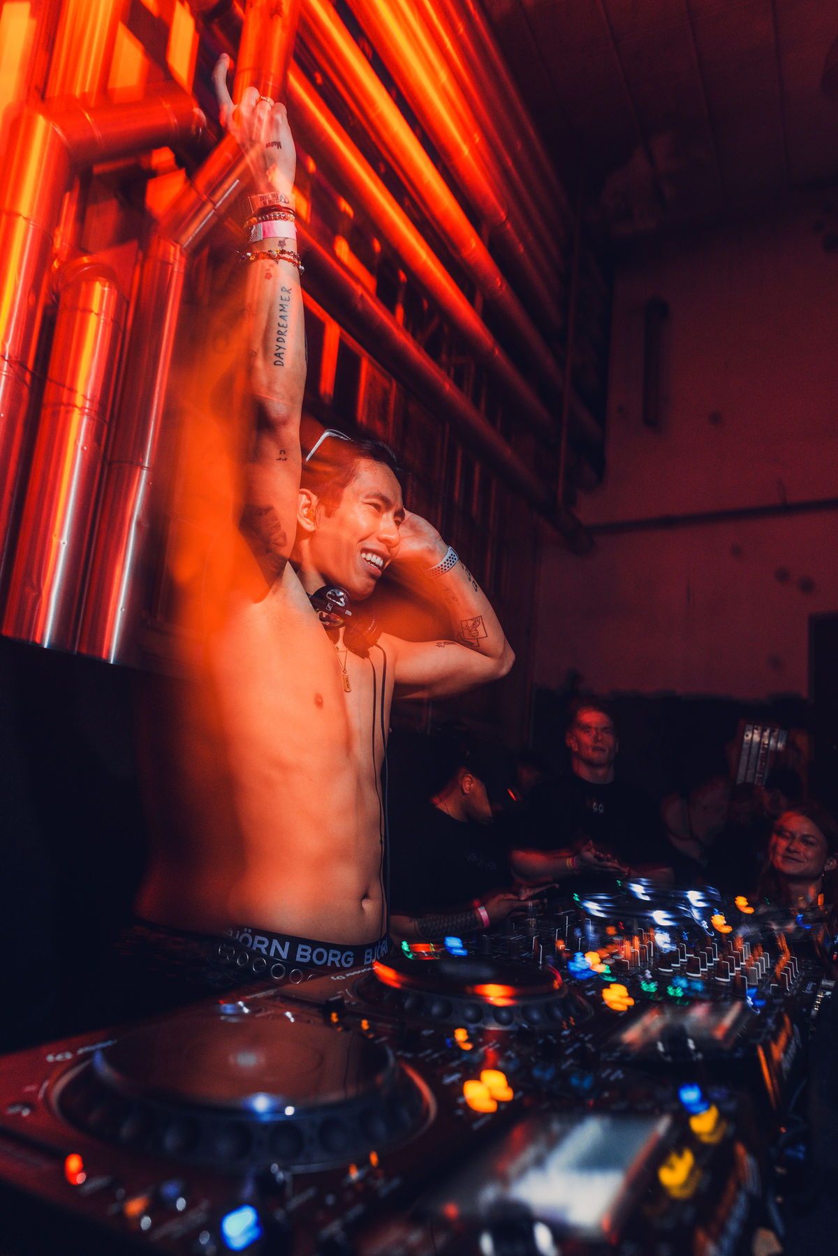 Loading... just a sec